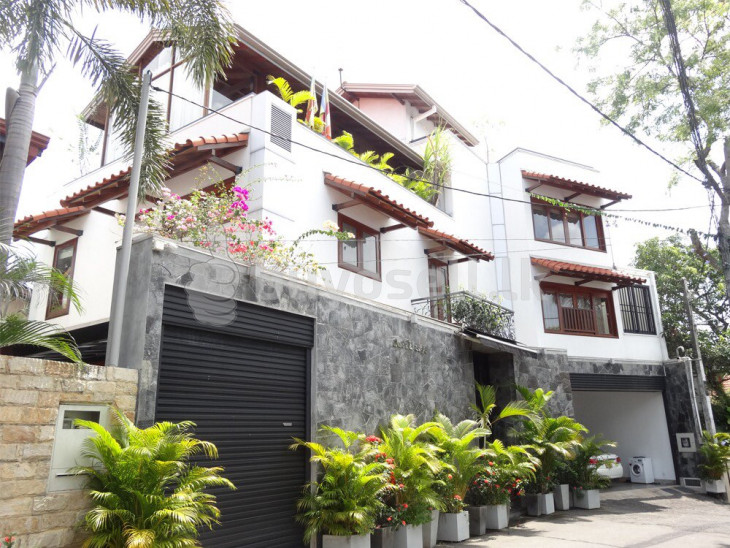 Newly Built | luxurious | House for sale @ Delkanda,Nugegoda for sale in Colombo