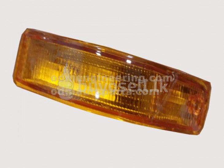 TOYOTA AE100 FRONT SIGNAL LIGHT L in Colombo