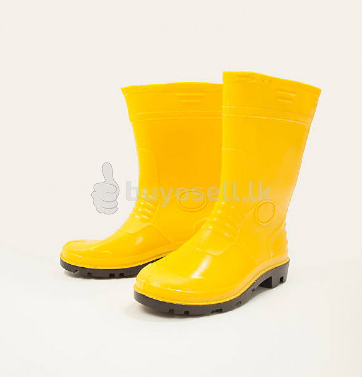 Yellow safety boots in Gampaha