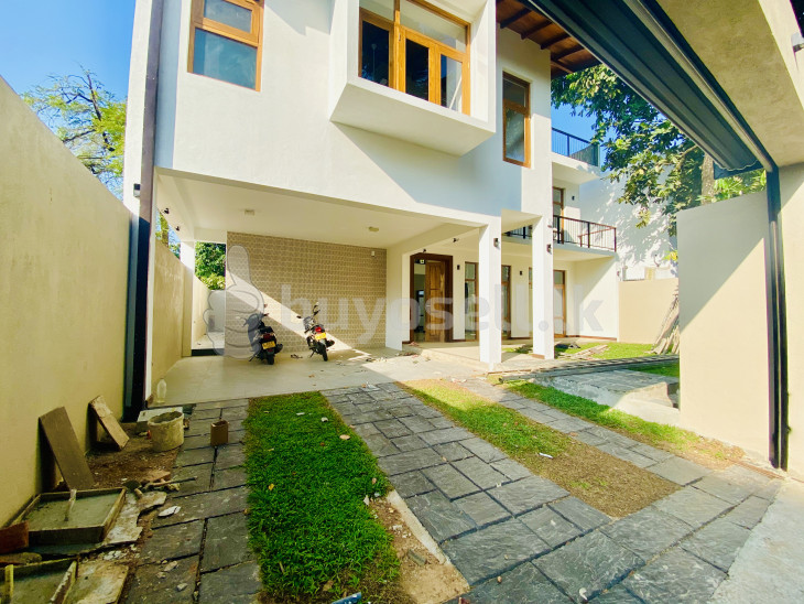 Brand New House for sale thalawathugoda for sale in Colombo