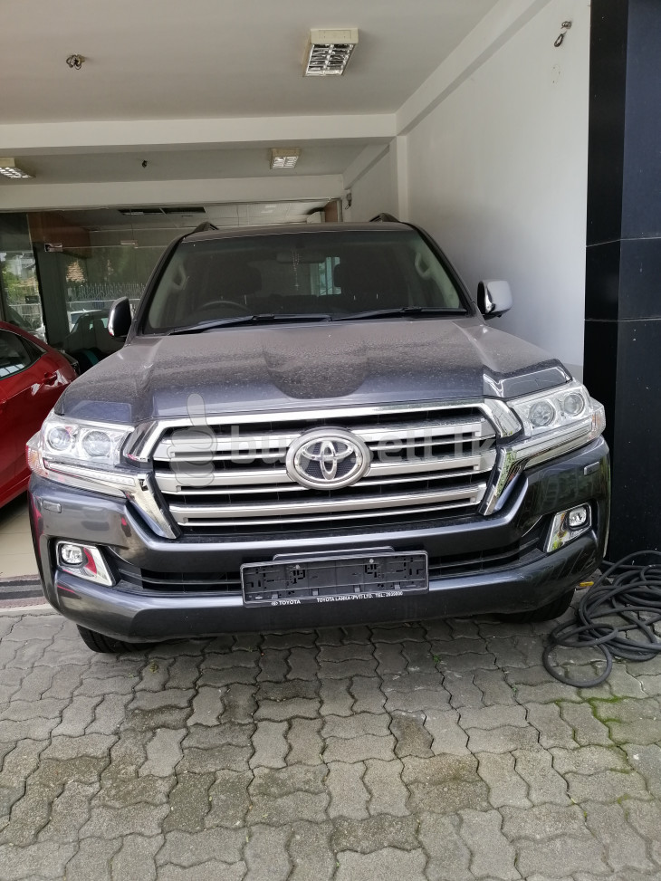 Toyota Land Cruiser V8 for sale in Colombo