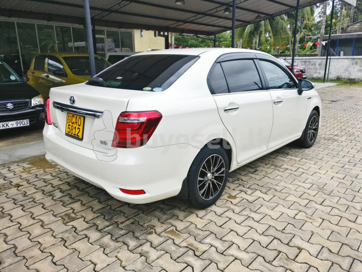Toyota Axio Hybrid G Grade 2015 for sale in Matara