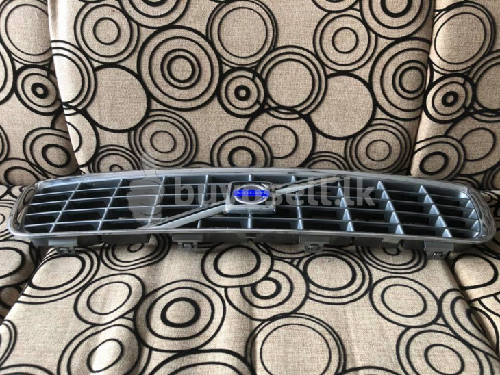 VOLVO S80 Front Grill in Gampaha