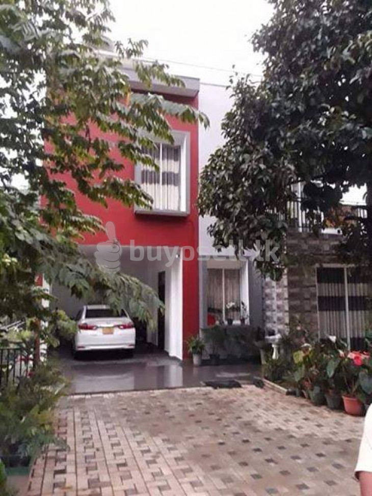 Luxury House For Sale in Kandy Halloluwa With Furniture. for sale in Kandy