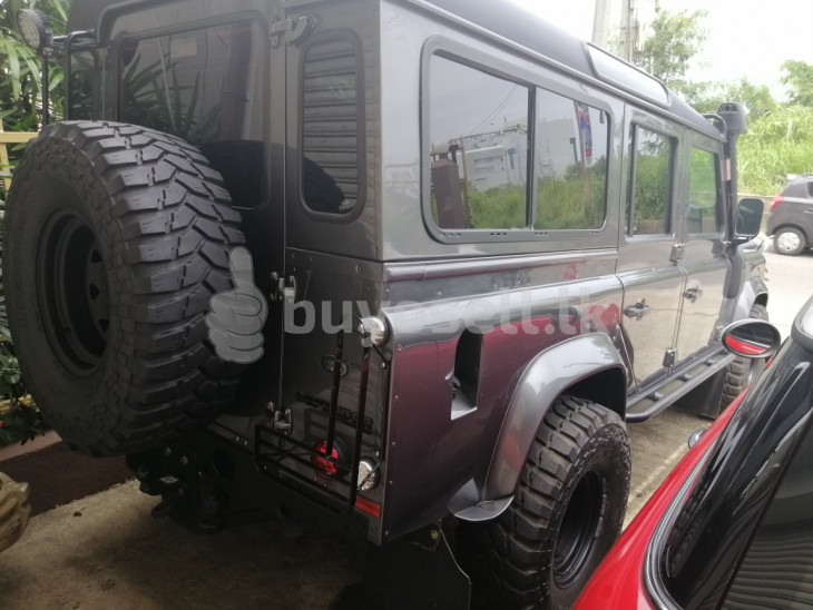 Land Rover Defender for sale in Colombo