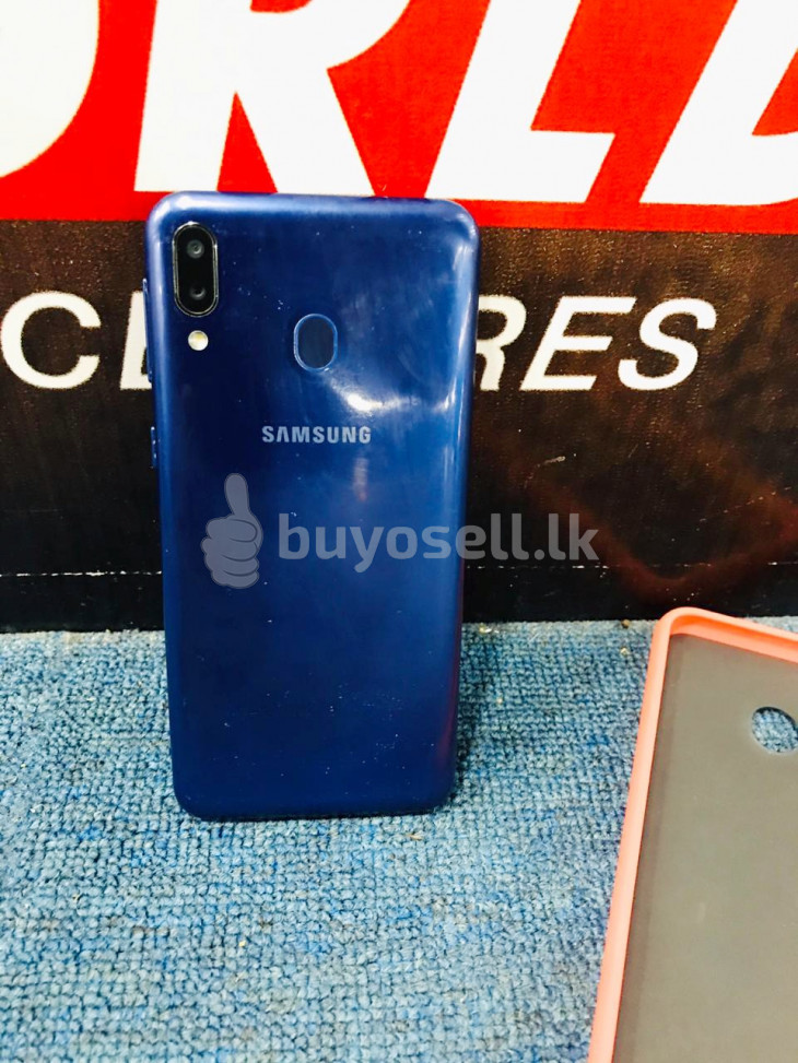Samsung Galaxy M20 (Used) for sale in Colombo